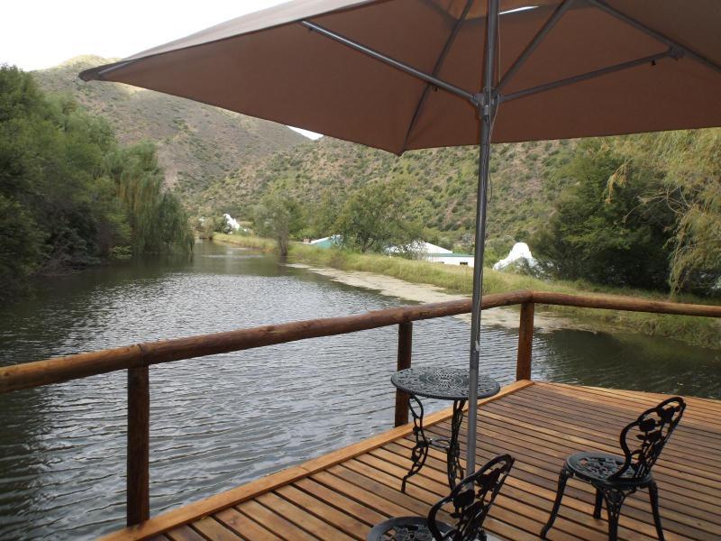 Old Mill Lodge, Seasonal Working Ostrich Farm & Restaurant, Oudtshoorn Eksteriør bilde